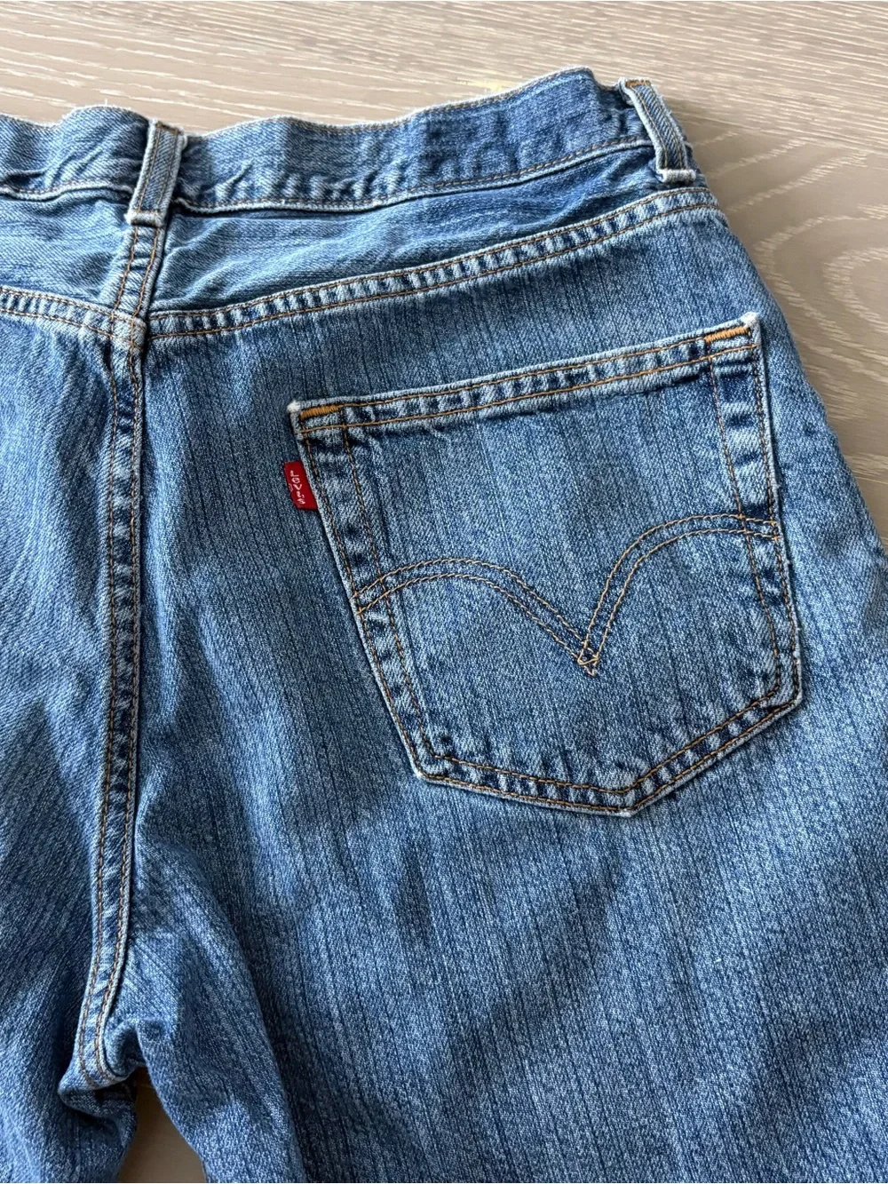 Levi's Medium Blue Denim Jean Shorts 550 relaxed fit